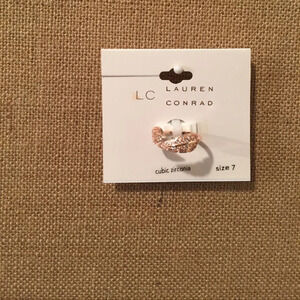 🆕 LC Lauren Conrad Gold Leaf Ring